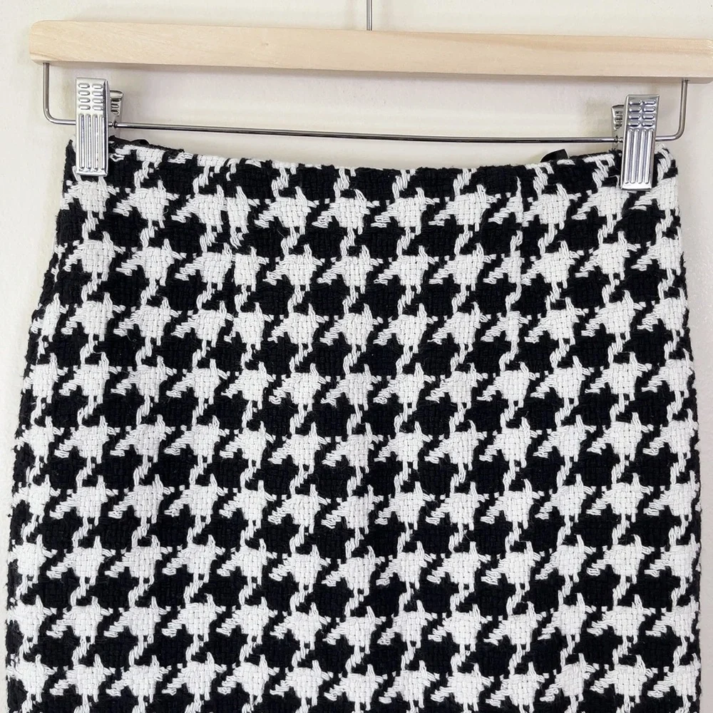 L'AGENCE Livia Houndstooth Mini Skirt - Picture 5 of 13
